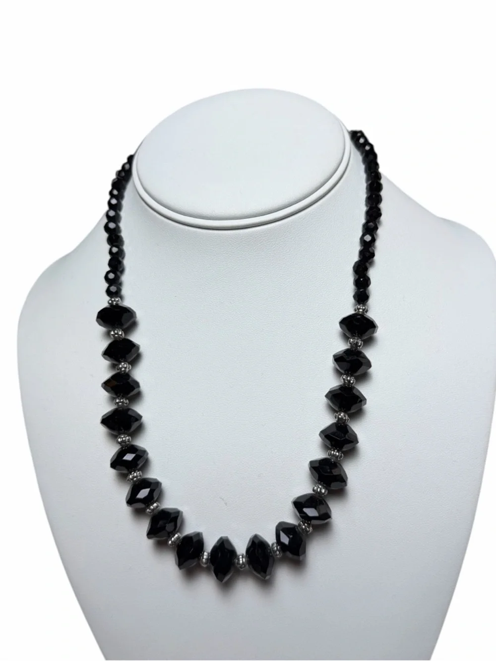 18” Black Faceted Glass Bead Necklace Silver Tone Graduated Elegant Statement
